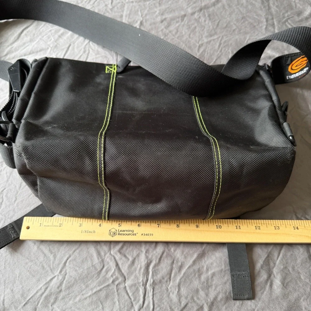 Vintage Timbuk2 Classic Messenger Bag Medium Black Orange Laptop Nylon